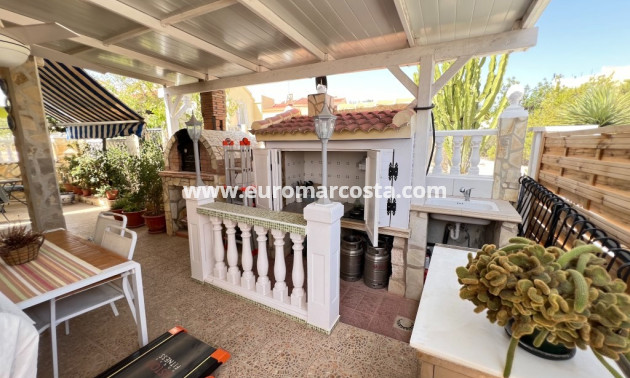 Sale - Chalet - San Fulgencio