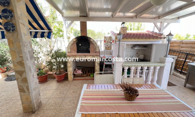 Sale - Chalet - San Fulgencio