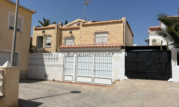 Venta - Chalet - San Fulgencio