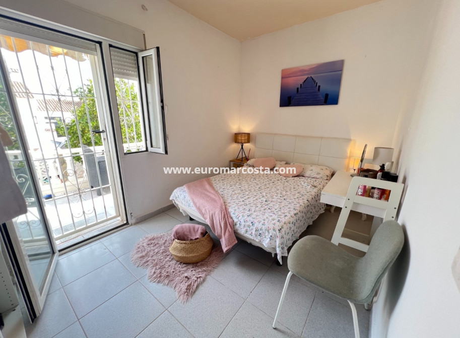 Sale - Bungalow Planta Baja - Orihuela Costa