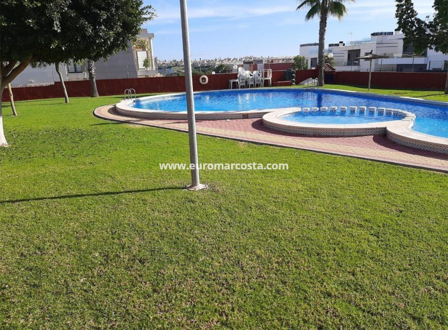 Sale - Bungalow - Orihuela Costa