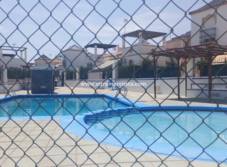 Sale - Bungalow - Torrevieja - TORREVIEJA