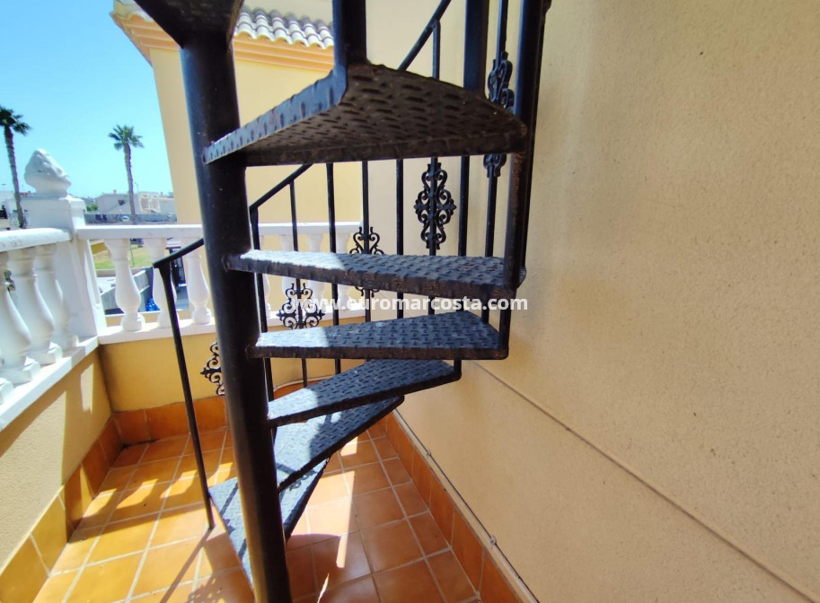 Venta - Villa - Torrevieja - La Mata