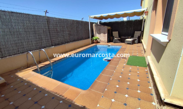 Venta - Villa - Torrevieja - La Mata