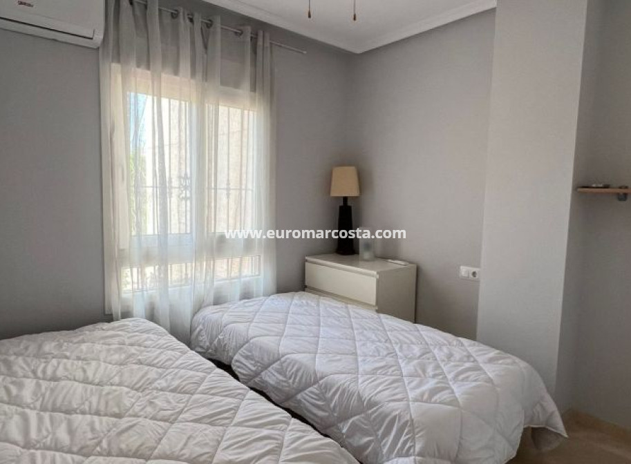 Sale - Apartment / flat - Orihuela Costa