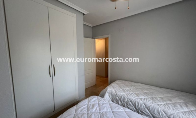 Sale - Apartment / flat - Orihuela Costa