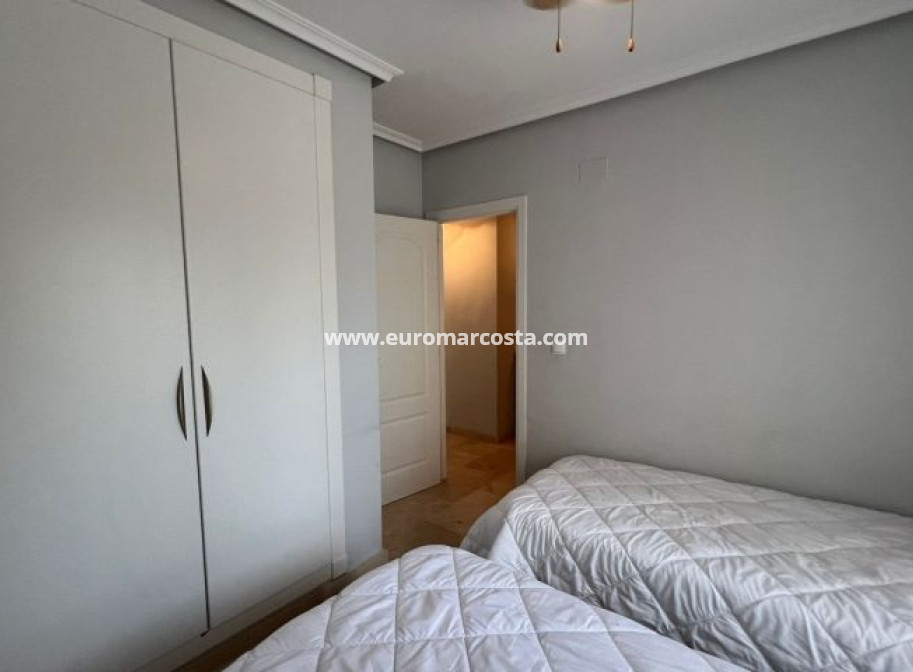 Sale - Apartment / flat - Orihuela Costa