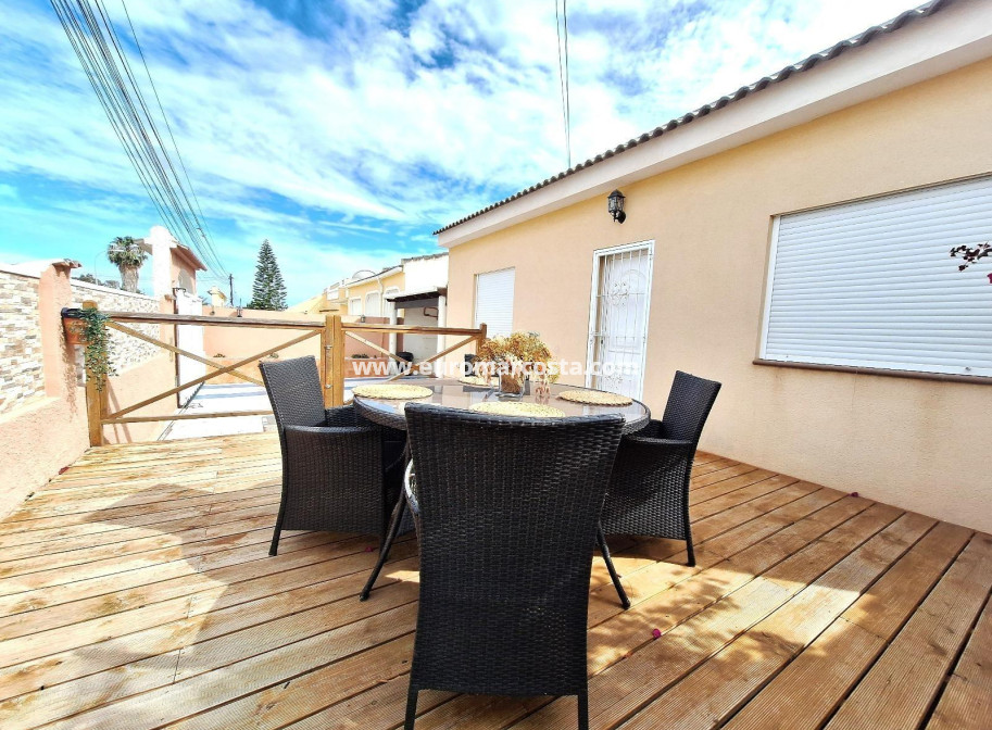 Objekte zum Wiederverkauf - Bungalow - Torrevieja - TORREVIEJA