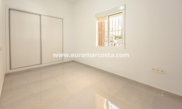 Sale - Apartment / flat - Torrevieja - TORREVIEJA