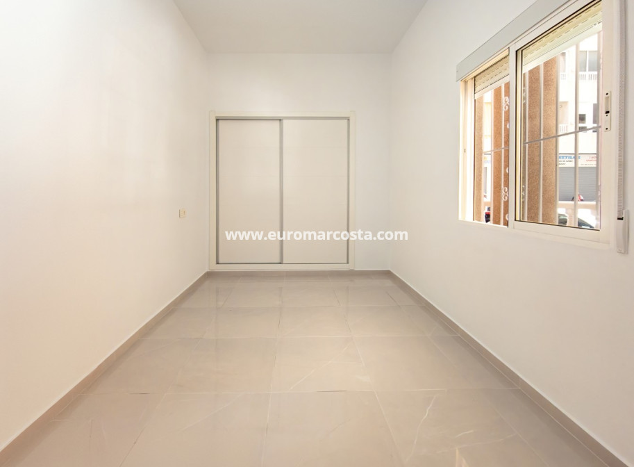 Sale - Apartment / flat - Torrevieja - TORREVIEJA