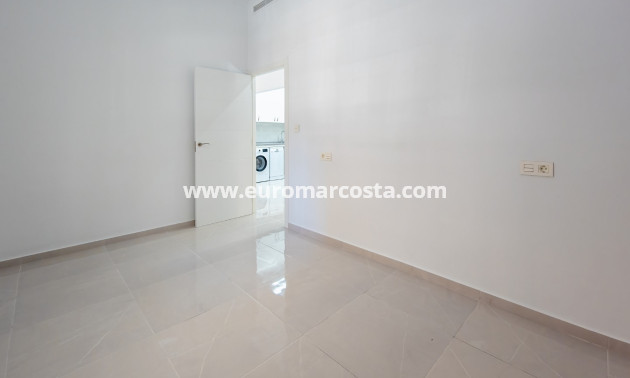 Sale - Apartment / flat - Torrevieja - TORREVIEJA