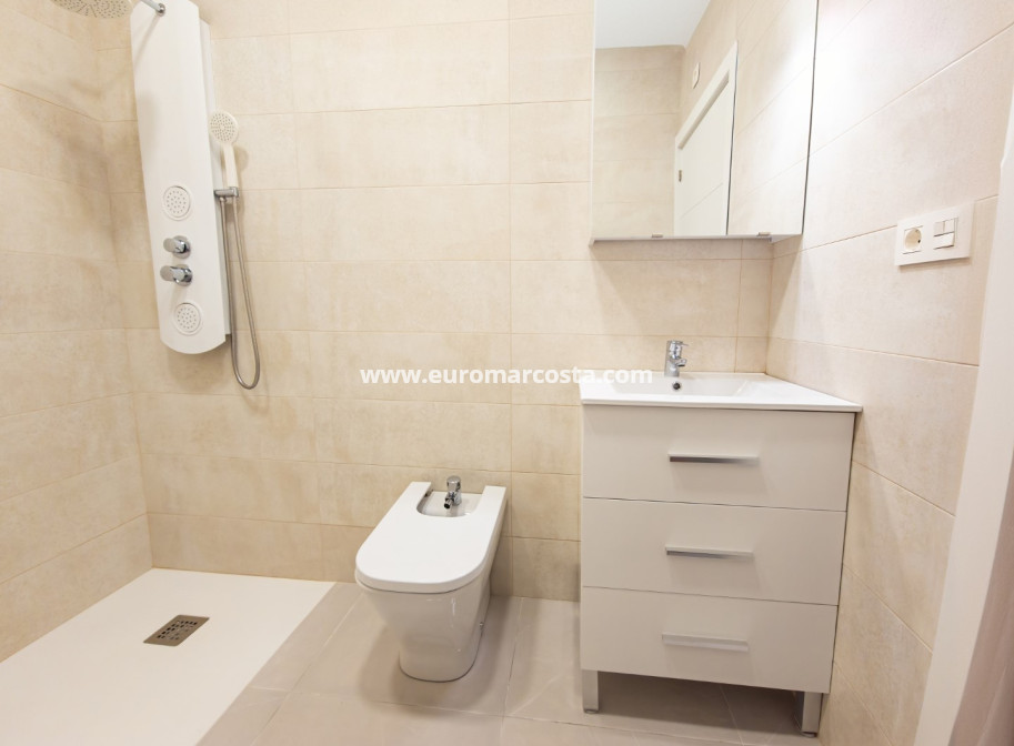 Sale - Apartment / flat - Torrevieja - TORREVIEJA