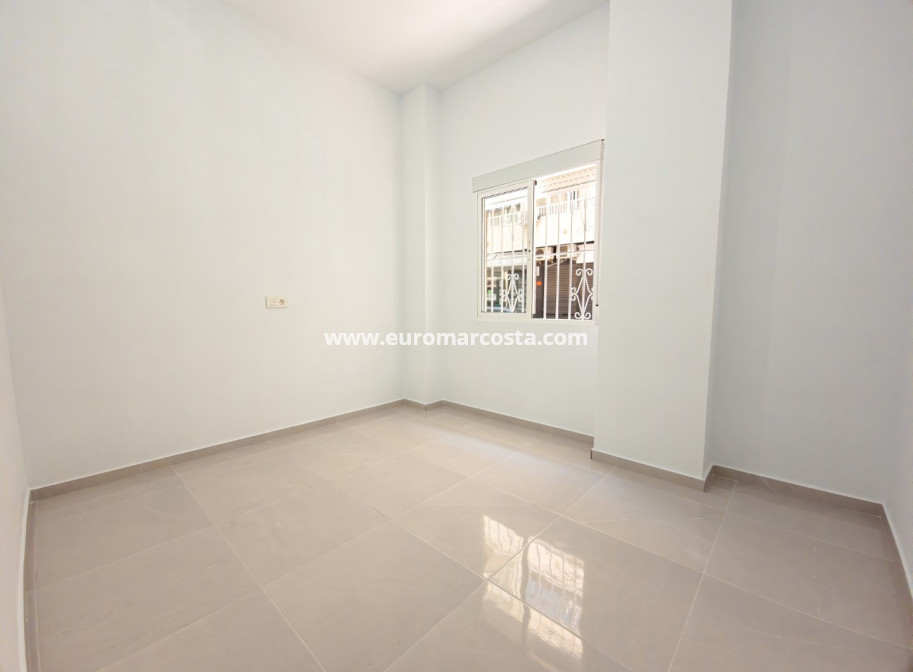 Sale - Apartment / flat - Torrevieja - TORREVIEJA