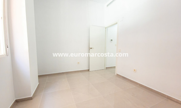 Sale - Apartment / flat - Torrevieja - TORREVIEJA