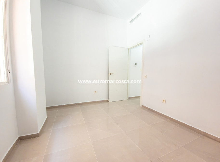 Sale - Apartment / flat - Torrevieja - TORREVIEJA