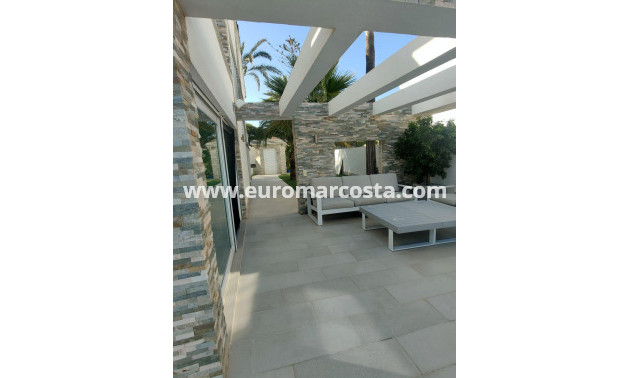 Sale - Villa - Orihuela Costa