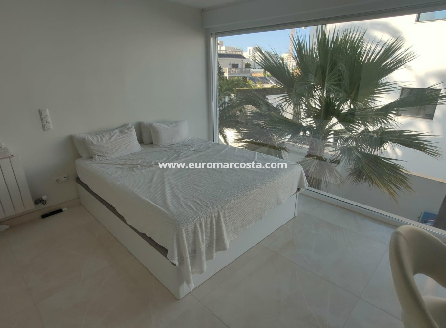 Sale - Villa - Orihuela Costa