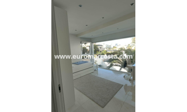 Sale - Villa - Orihuela Costa