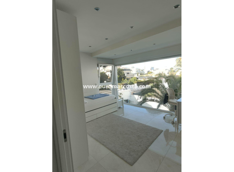 Sale - Villa - Orihuela Costa