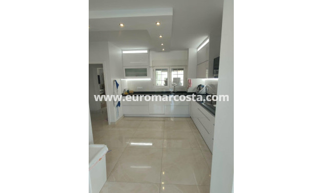 Sale - Villa - Orihuela Costa