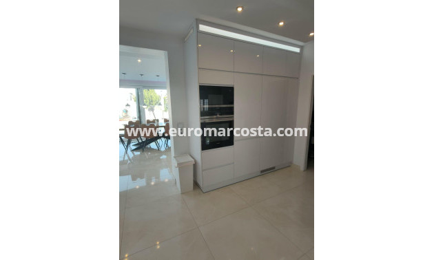 Sale - Villa - Orihuela Costa