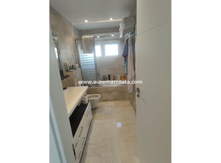 Sale - Villa - Orihuela Costa