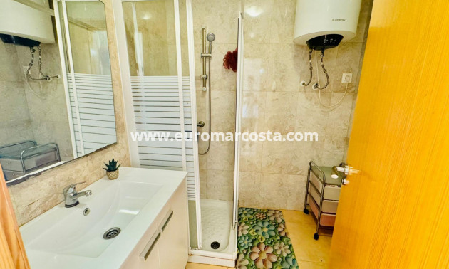 Sale - Bungalow - Torrevieja - Aguas Nuevas