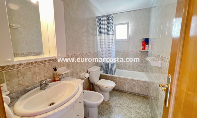 Sale - Apartment / flat - Guardamar del Segura