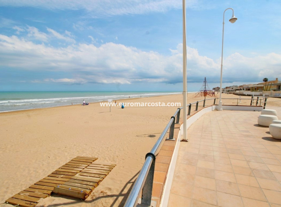 Sale - Apartment / flat - Guardamar del Segura