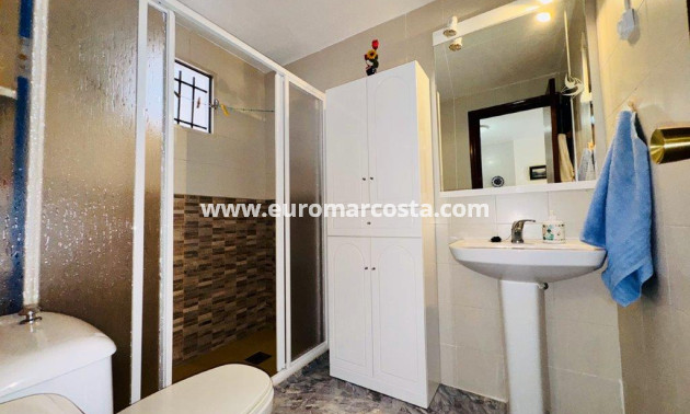 Sale - Apartment / flat - La Mata