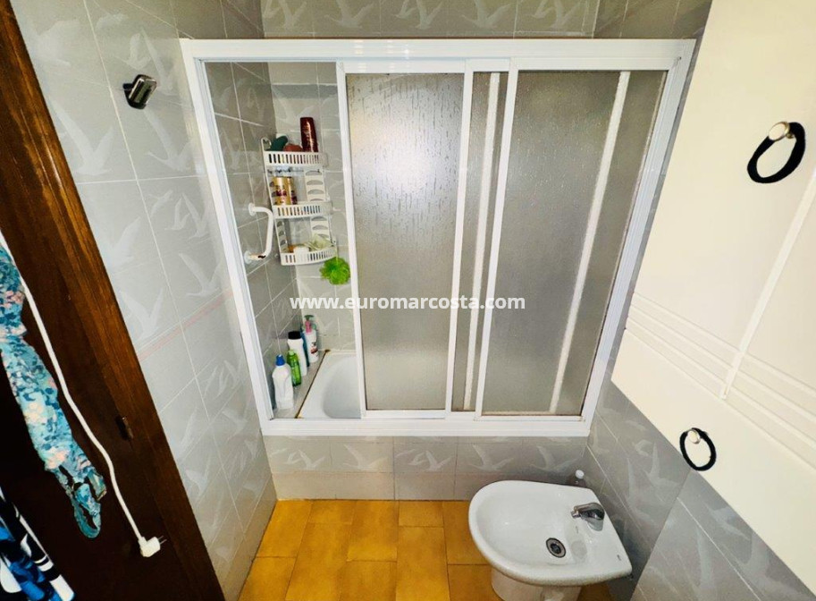 Sale - Apartment / flat - La Mata