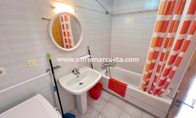 Sale - Apartment / flat - La Mata