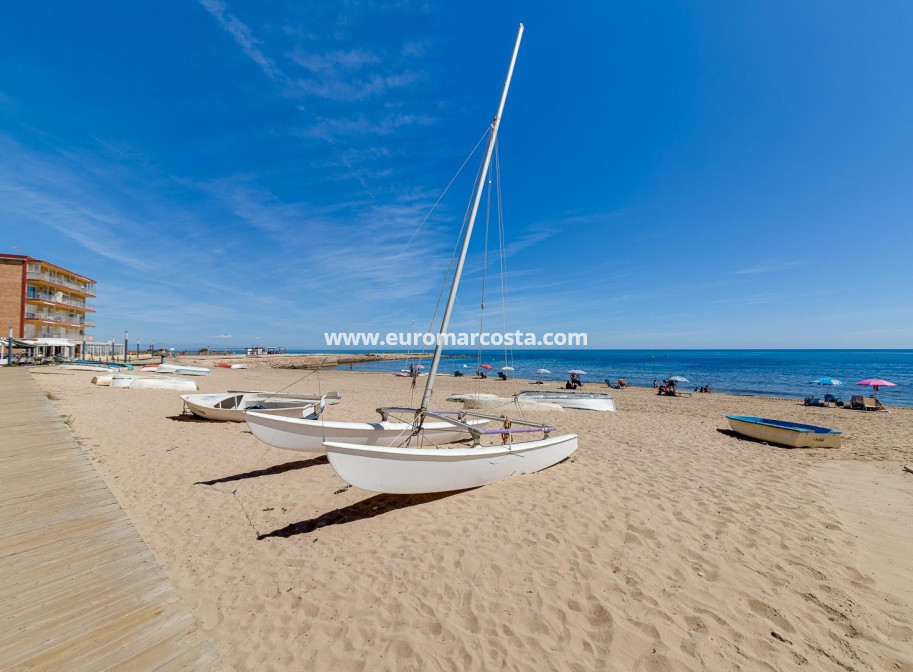 Sale - Apartment / flat - La Mata