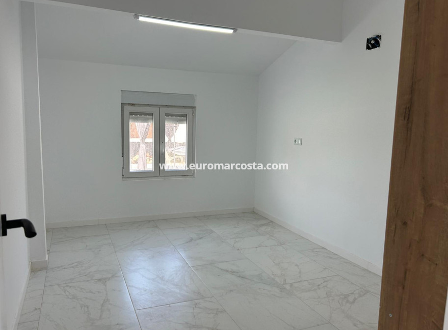 Venta - Villa - Almoradi - Heredades