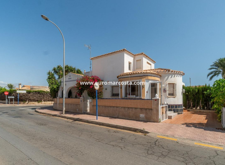 Sale - Villa - Orihuela Costa