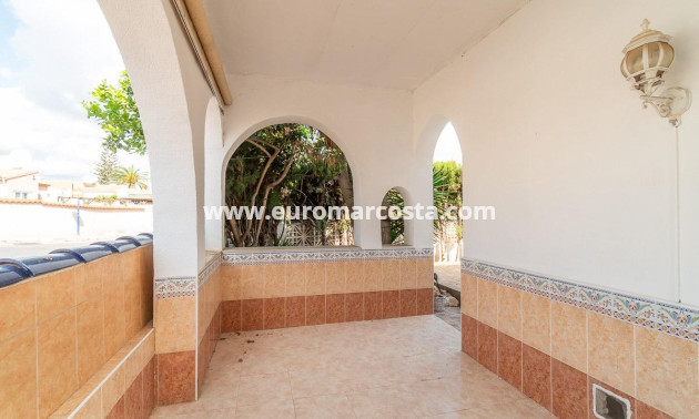 Sale - Villa - Orihuela Costa