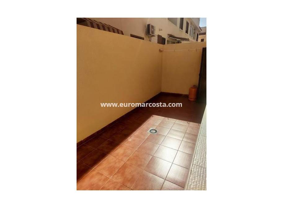 Sale - Bungalow - Torrevieja - Aguas nuevas 2