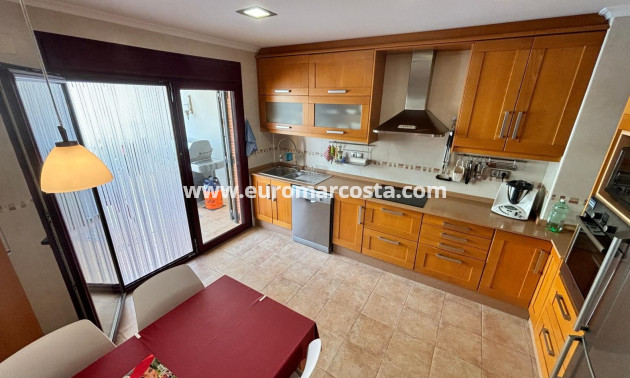 Sale - Detached House / Villa - Torrevieja