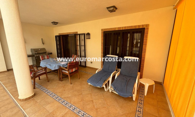 Sale - Detached House / Villa - Torrevieja