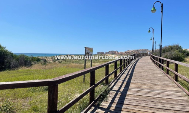 Sale - Apartment / flat - La Mata