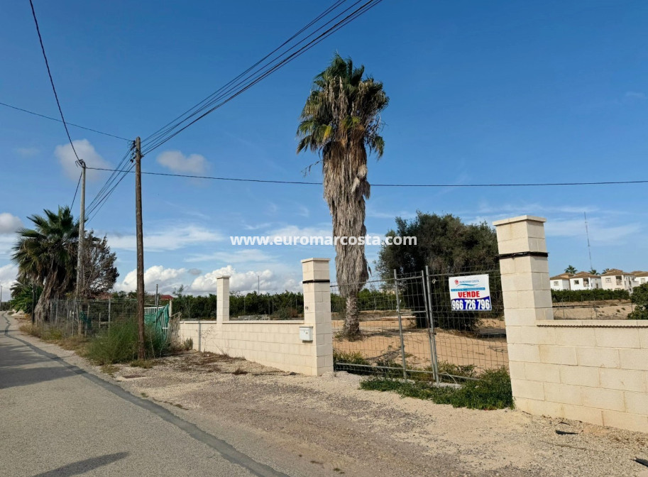 Sale - Plot / Land - Guardamar del Segura