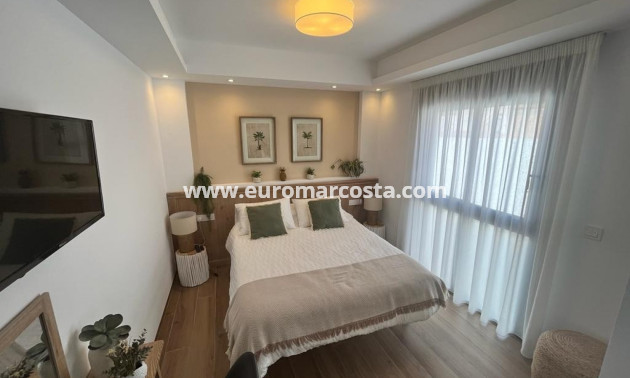 Sale - Detached House / Villa - Ciudad Quesada