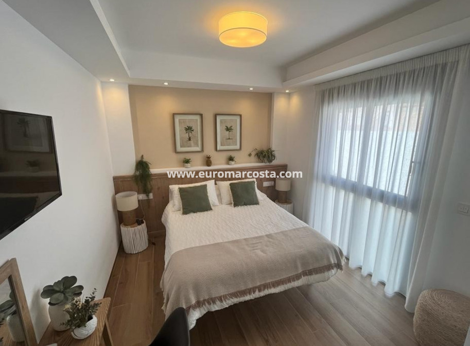 Sale - Detached House / Villa - Ciudad Quesada