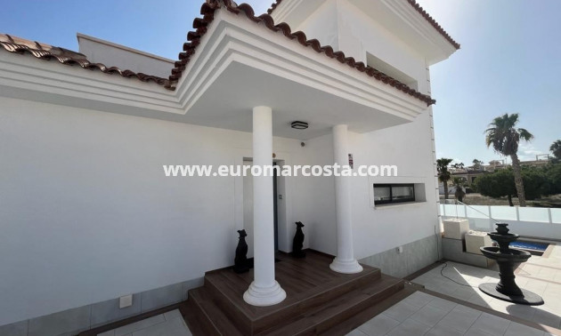 Sale - Detached House / Villa - Ciudad Quesada