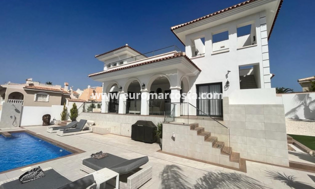 Sale - Detached House / Villa - Ciudad Quesada