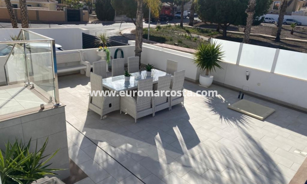 Sale - Detached House / Villa - Ciudad Quesada