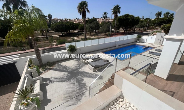 Sale - Detached House / Villa - Ciudad Quesada