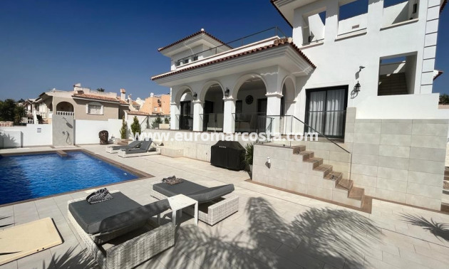 Sale - Detached House / Villa - Ciudad Quesada