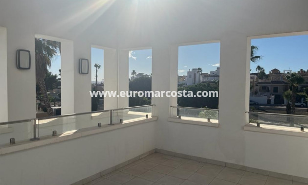 Sale - Detached House / Villa - Ciudad Quesada