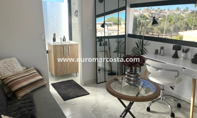 Sale - Detached House / Villa - Ciudad Quesada